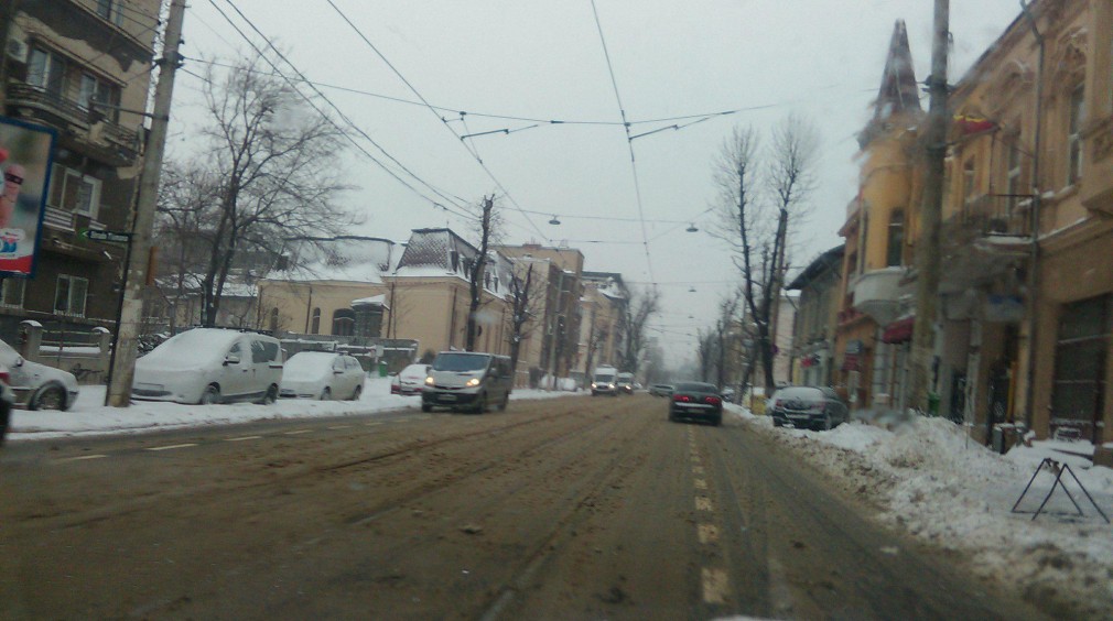 București. Șoferii se luptă cu zăpada, Firea o premiază pe Halep