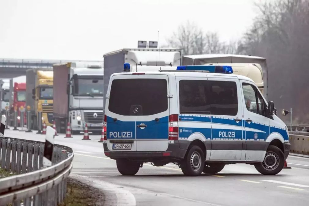 Un camion românesc cu 16 tone de explozibil, oprit în Austria