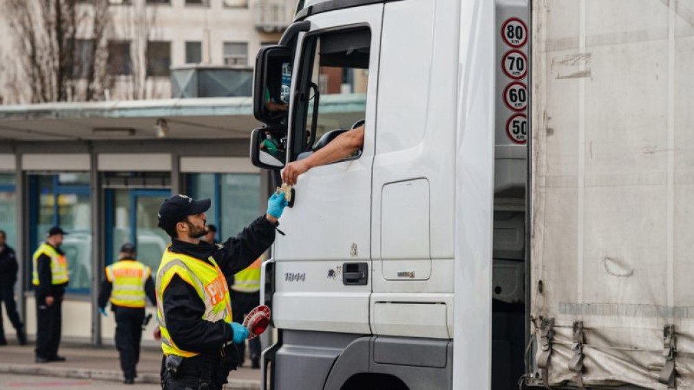 Șoferii de camion vor completa formularul digital (PLF) o singură dată, la intrarea în țară