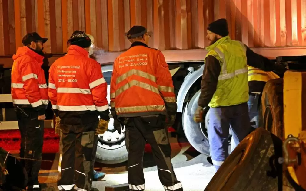 Localnicii dintr-un sat german vor monta bariere după trecerea a doi șoferi români de camion