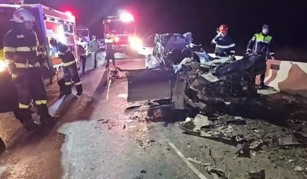VIDEO. Constanța. Doi morți, după ce un autoturism a intrat cu 150 km/h într-un camion