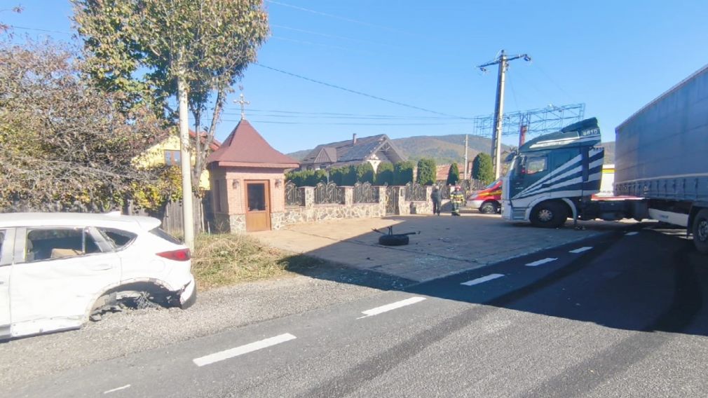 Cetățeni italieni, loviți de camion în România