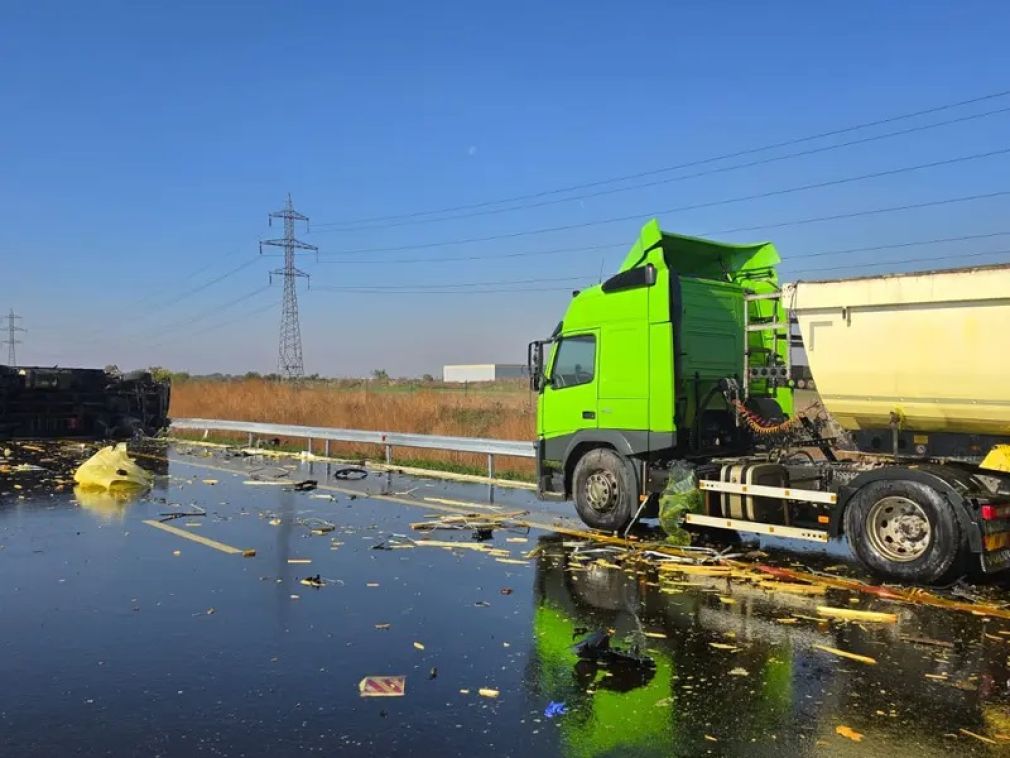 Accident cu 3 camioane pe Autostrada 0. Sunt cozi de kilometri