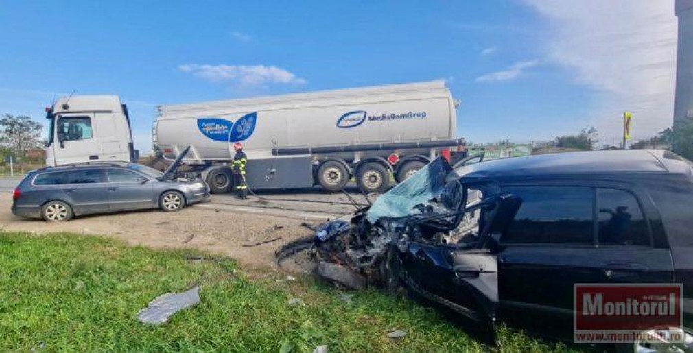 VIDEO. Filmarea accidentului grav, cu un camion și două autoturisme din Botoșani