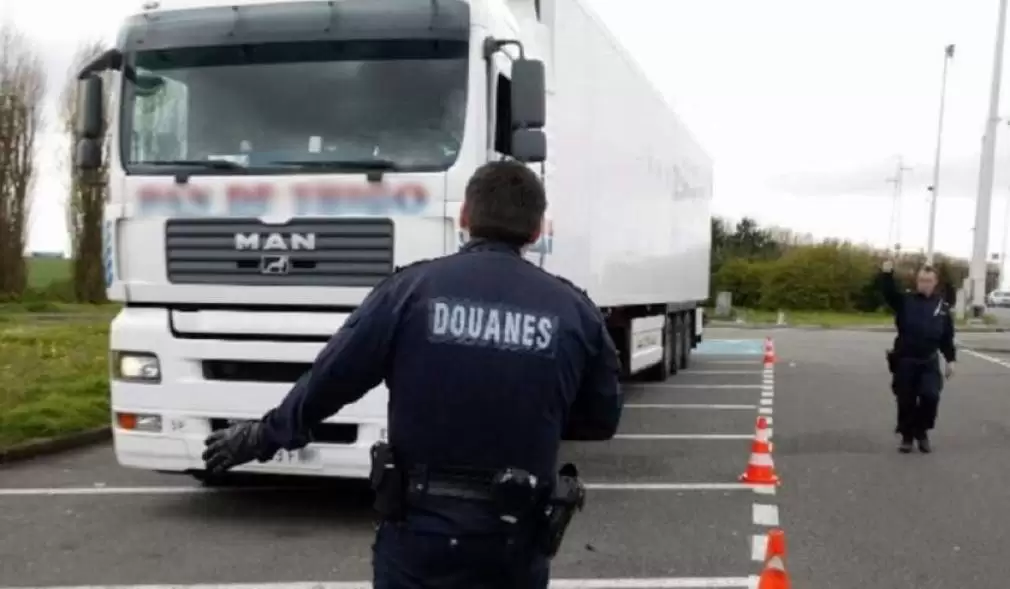 Franța: șofer profesionist român, amendat cu 424.000 de euro