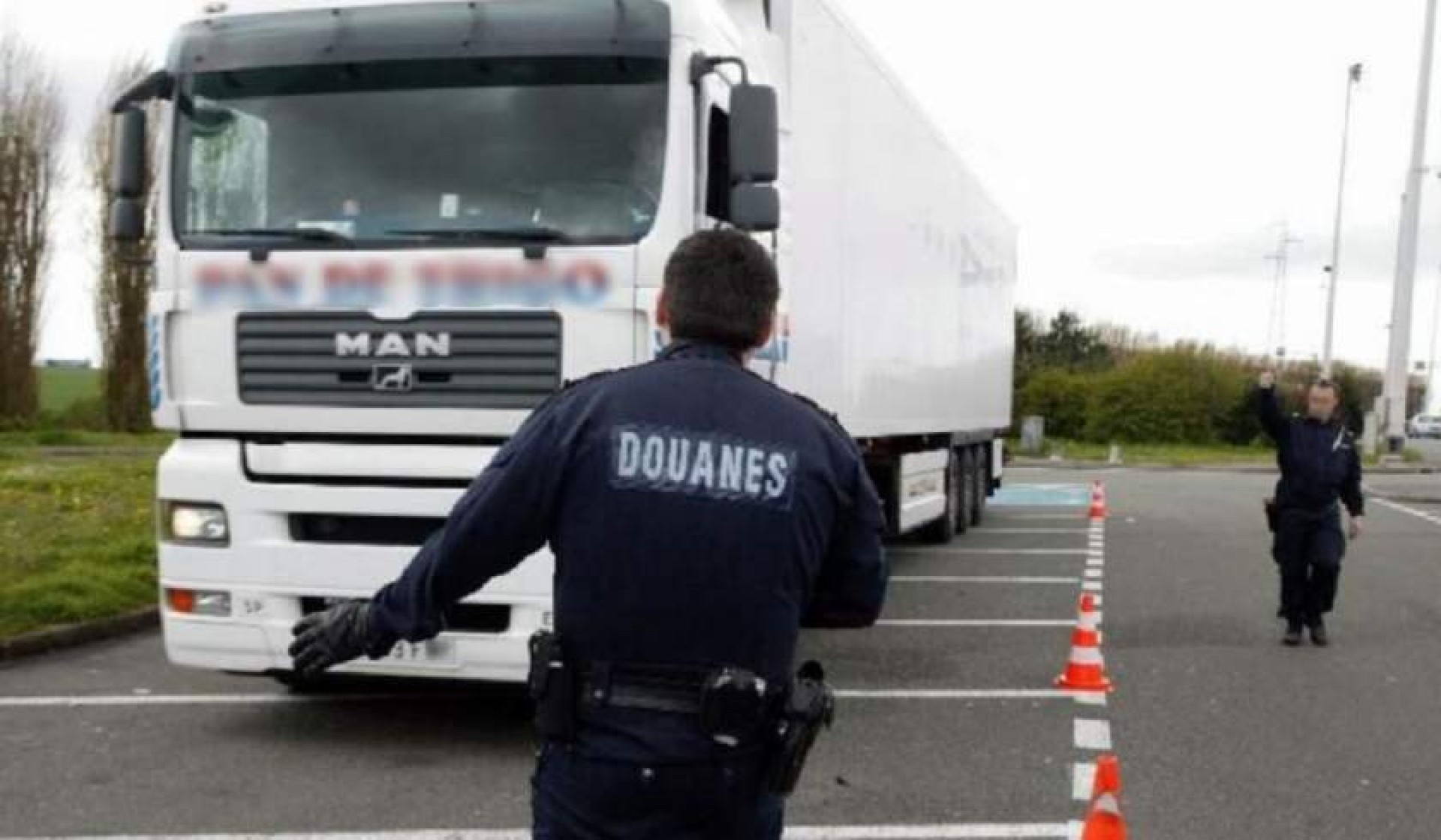 Franța: șofer profesionist român, amendat cu 424.000 de euro