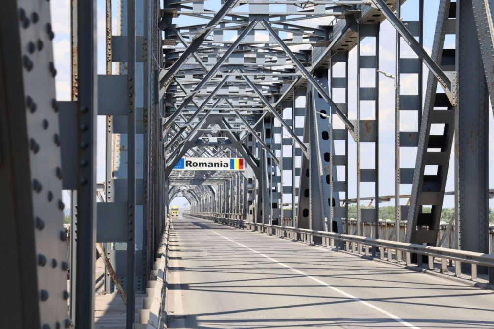 Cozi uriașe la ieșirea din România pe la Giurgiu