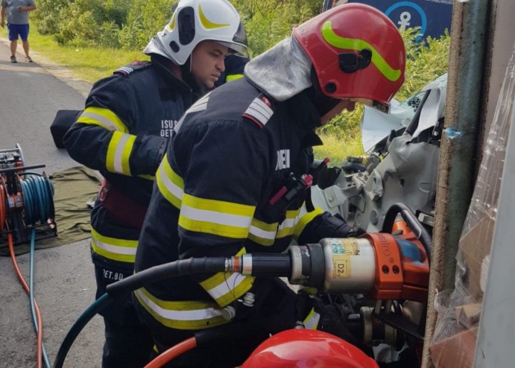 VIDEO. Mai multe victime după un accident de camion