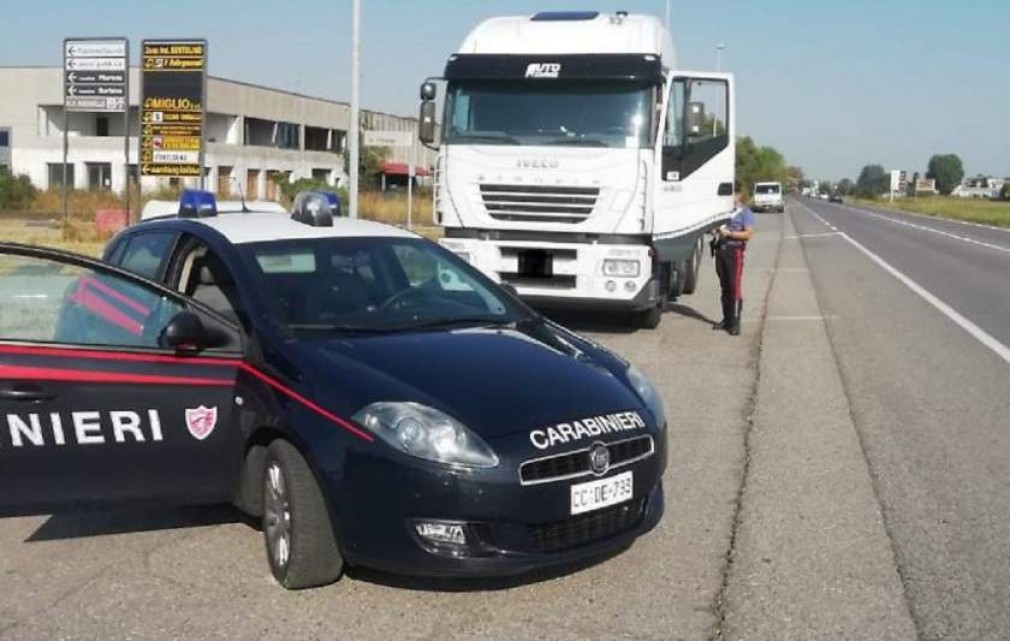 Padova: Şofer profesionist român prins cu 3 tone de parfumuri furate