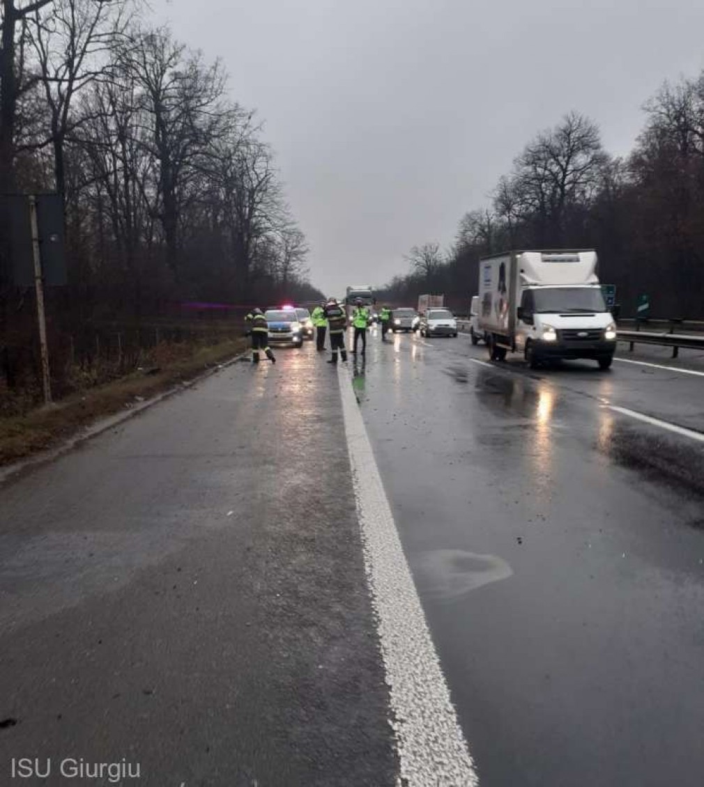 Accident pe Autostrada spre Pitești: un camion a lovit o autoutilitară