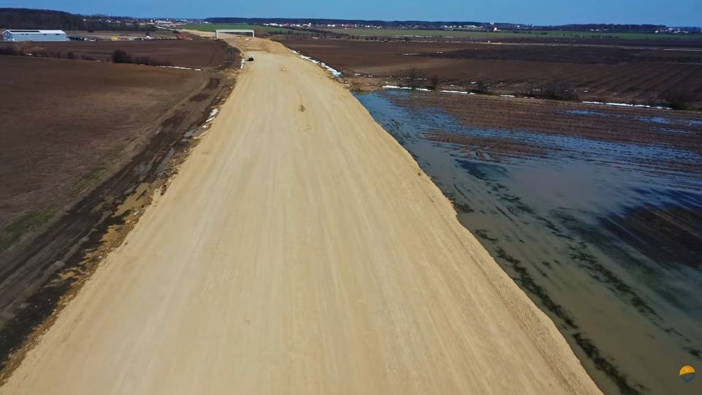 25.000 metri de foraje făcute pe Autostrada Bacău - Brașov. Când se va construi?