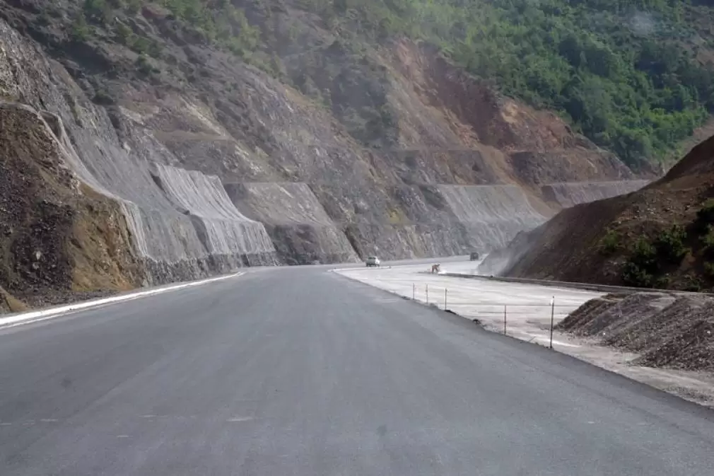 Încă 9,6 km de autostradă deschiși traficului rutier