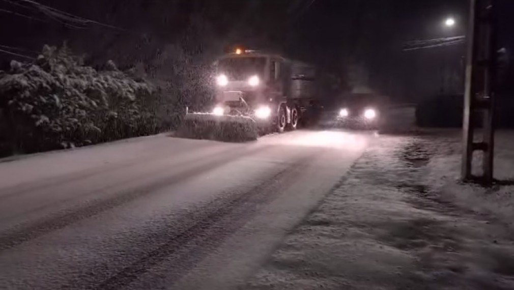 VIDEO. Ninsori în jumătate de țară. Mașini blocate în zăpadă, în Suceava