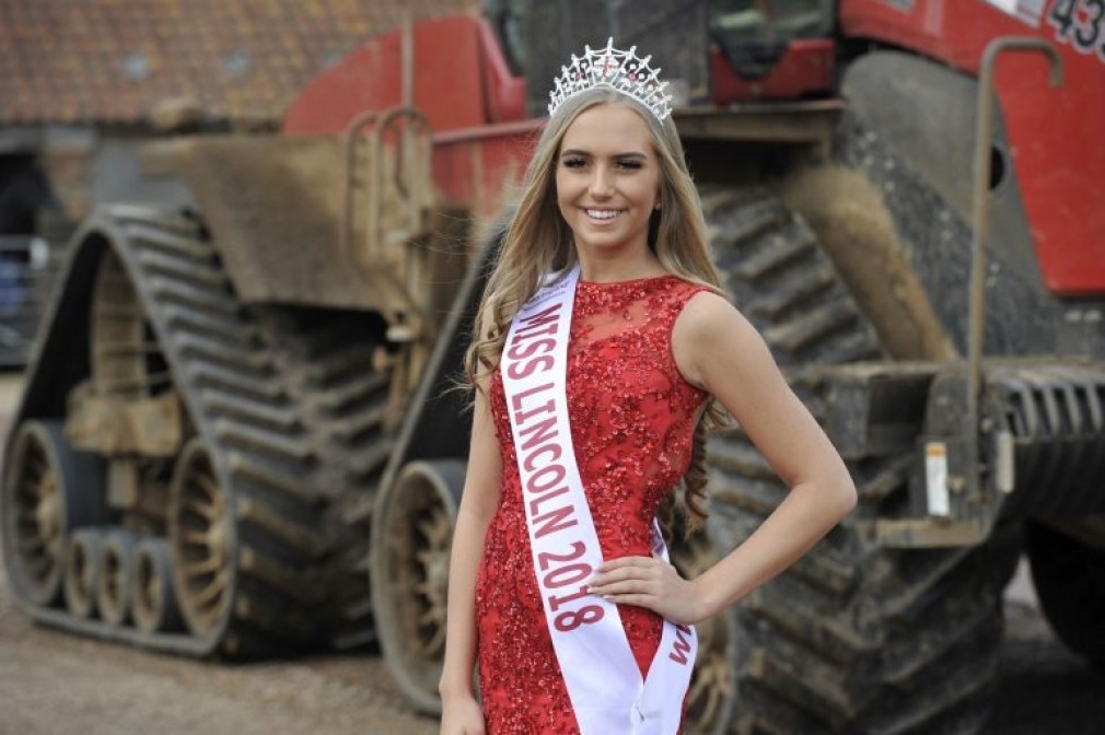 Miss Anglia renunță la concursurile de frumusețe. Își dorește să fie șofer de camion