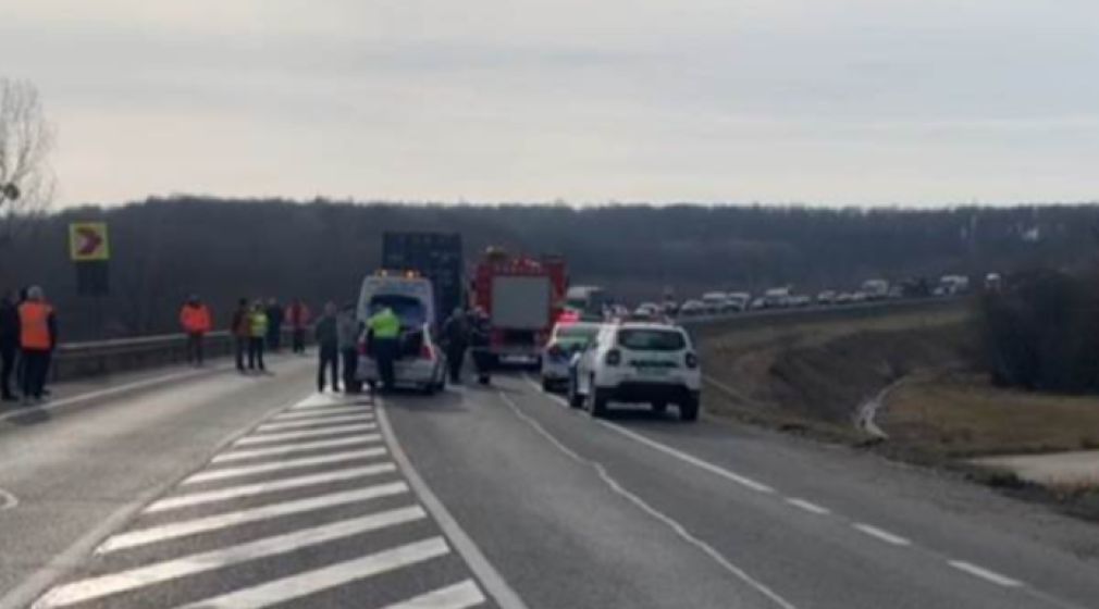 Un camion a blocat Centura Bacău. Care a fost cauza?