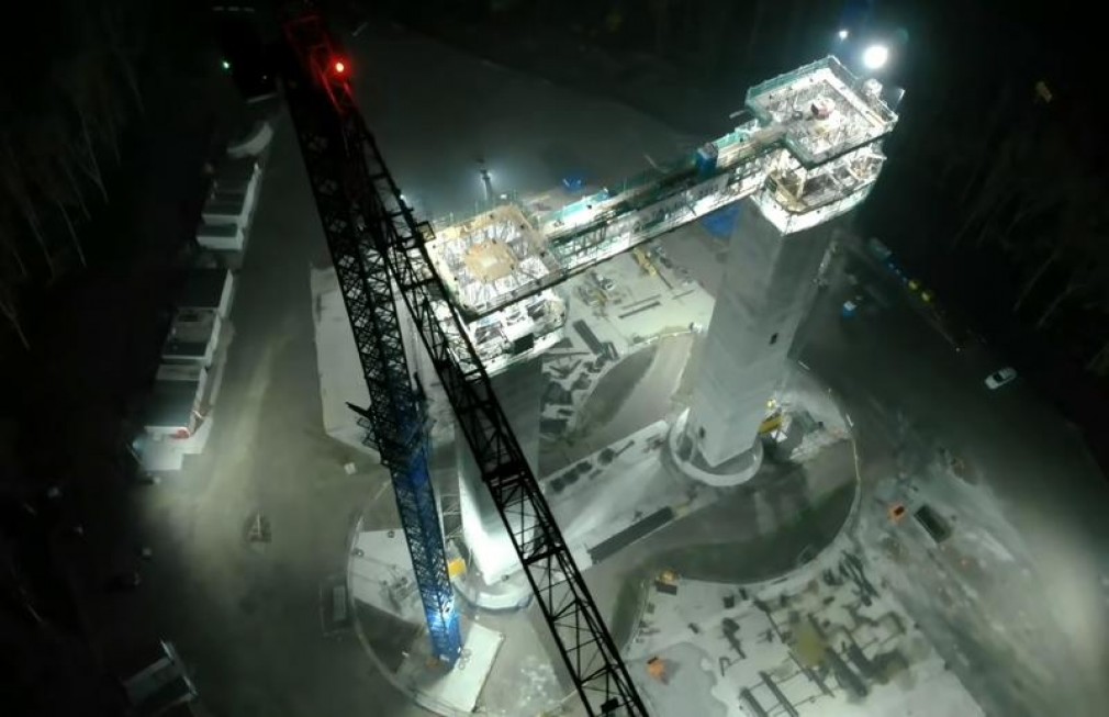 VIDEO. Imagini nocturne cu Podul de la Brăila de peste Dunăre. Pilonii au 60 de metri