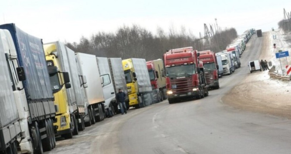 Polițiștii de frontieră letoni nu au permis intrarea camioanelor cu numere rusești și bieloruse