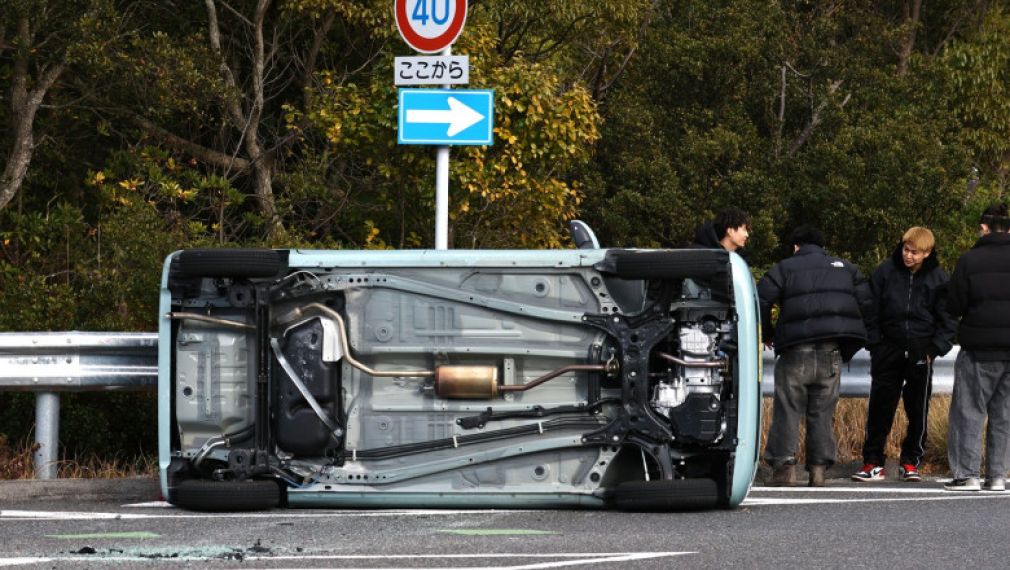 Coliziune în lanț în Japonia după ce frunze de ceai au zburat dintr-un camion