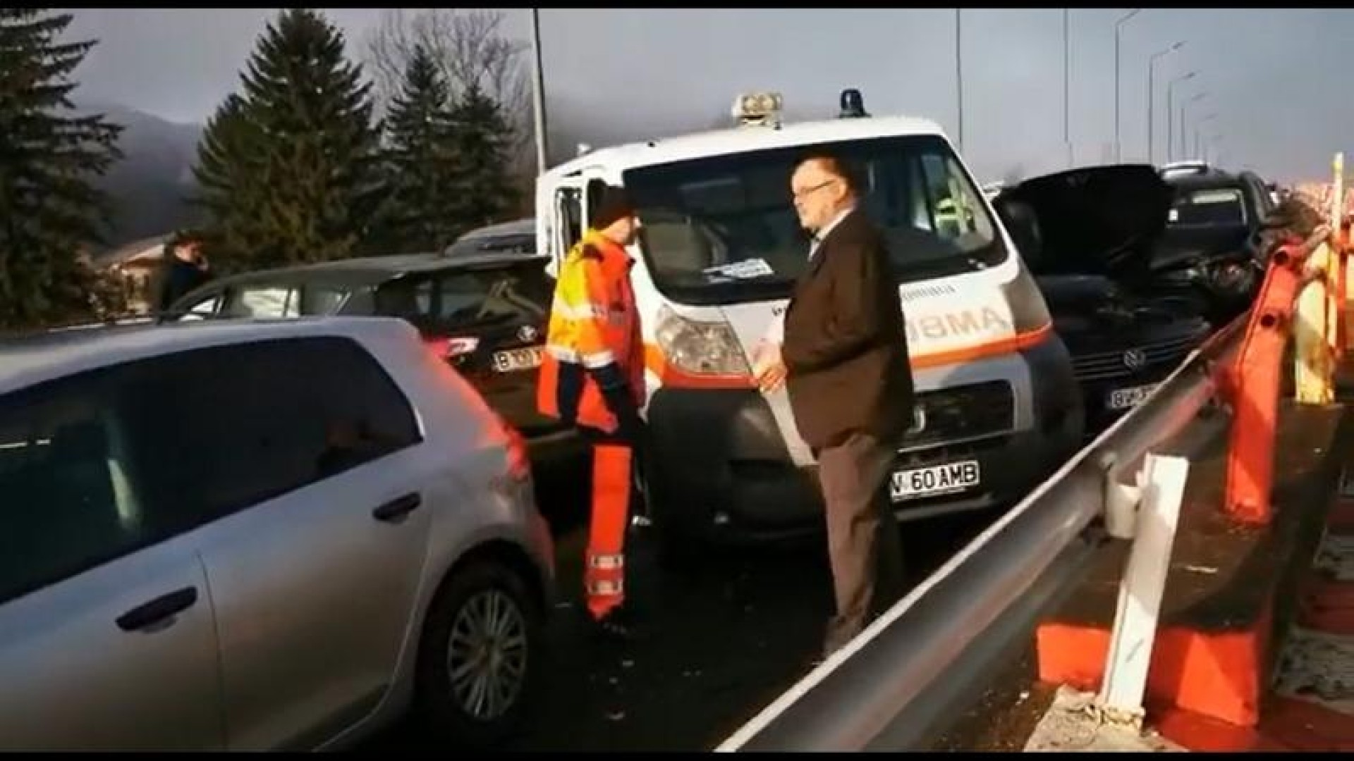 VIDEO Accident cu 16 vehicule și trafic blocat între Brașov și Predeal