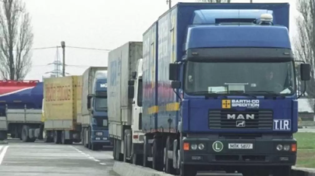 Doi sirieni au încercat să intre ilegal pe la vama Giurgiu într-un camion