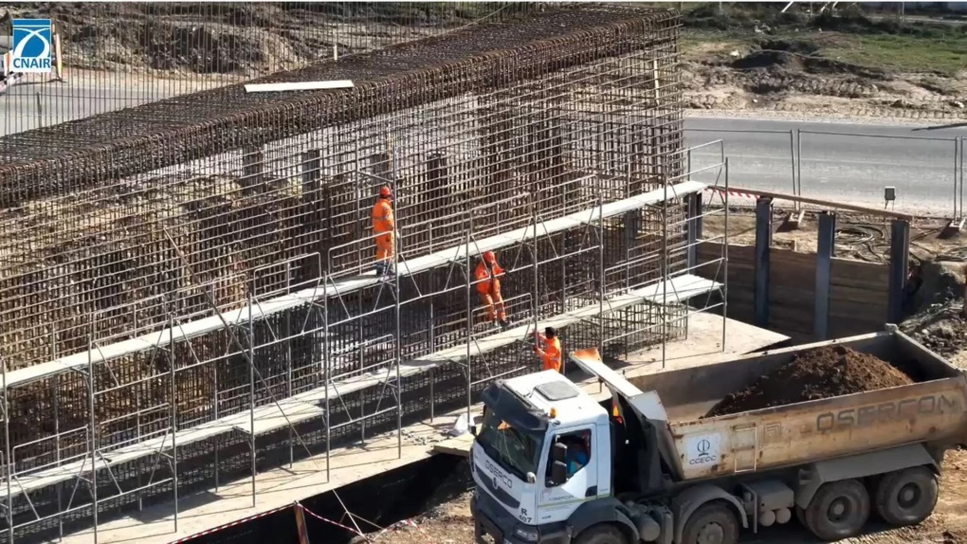 VIDEO Chinezii aduc 150 de muncitori să termine Autostrada București