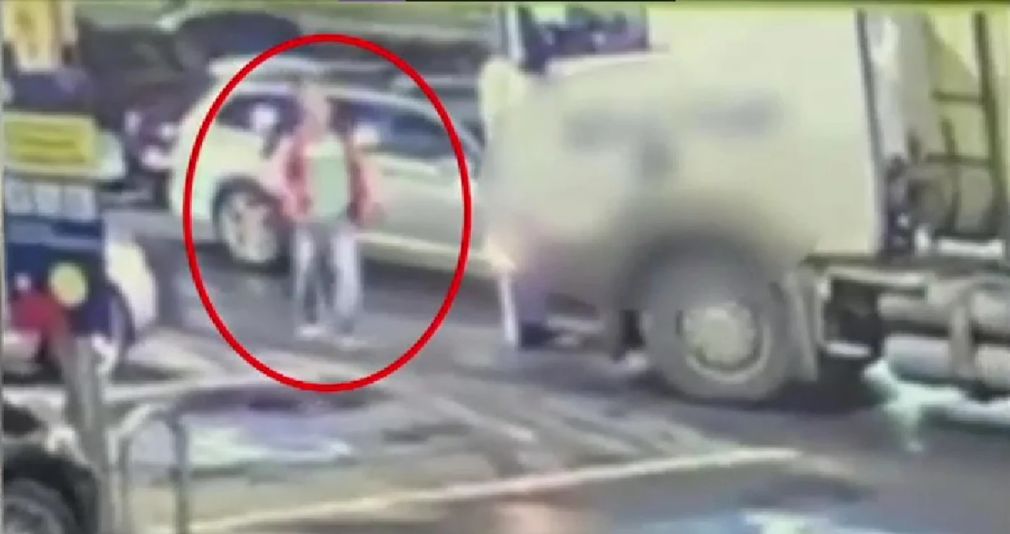 Un șofer a scos pistolul la un șofer de camion