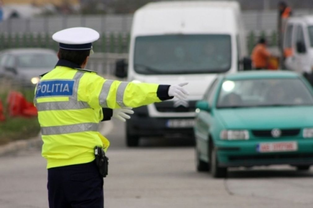 O tânără a decedat la impactul dintre un camion și o autoutilitară