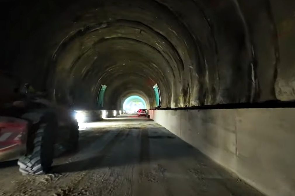 VIDEO Primul tunel de pe Austrostrada Sibiu - Pitești va fi străpuns luni