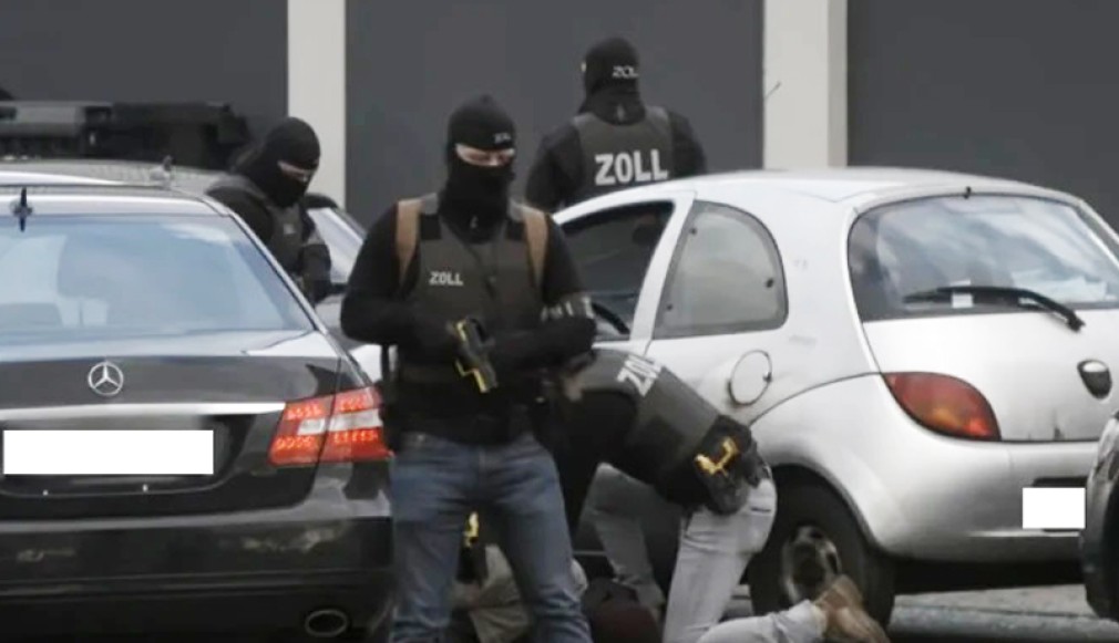 Italia. Trei români, membri într-o bandă care a jefuit peste 50 de camioane