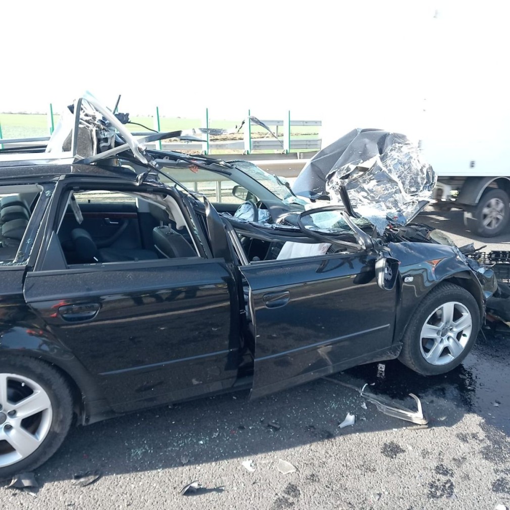 Accident grav între un autoturism și un camion pe Autostrada A4