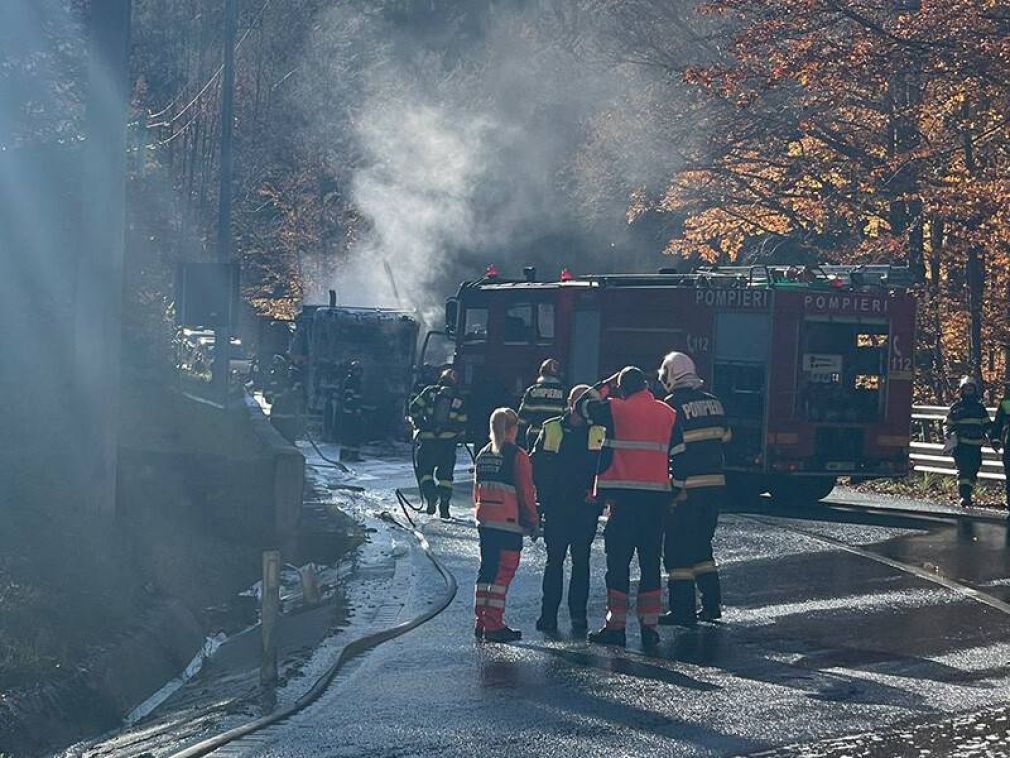 Camion în flăcări în Pasul Gutâi