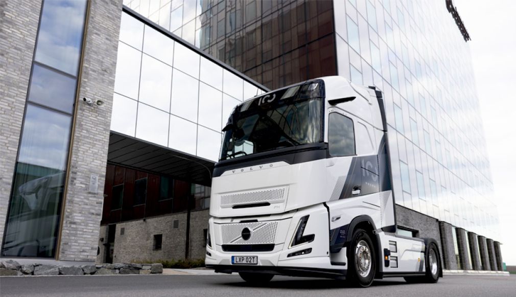 Volvo prezintă un camion în ediție specială pentru a celebra aniversarea a 100 de ani