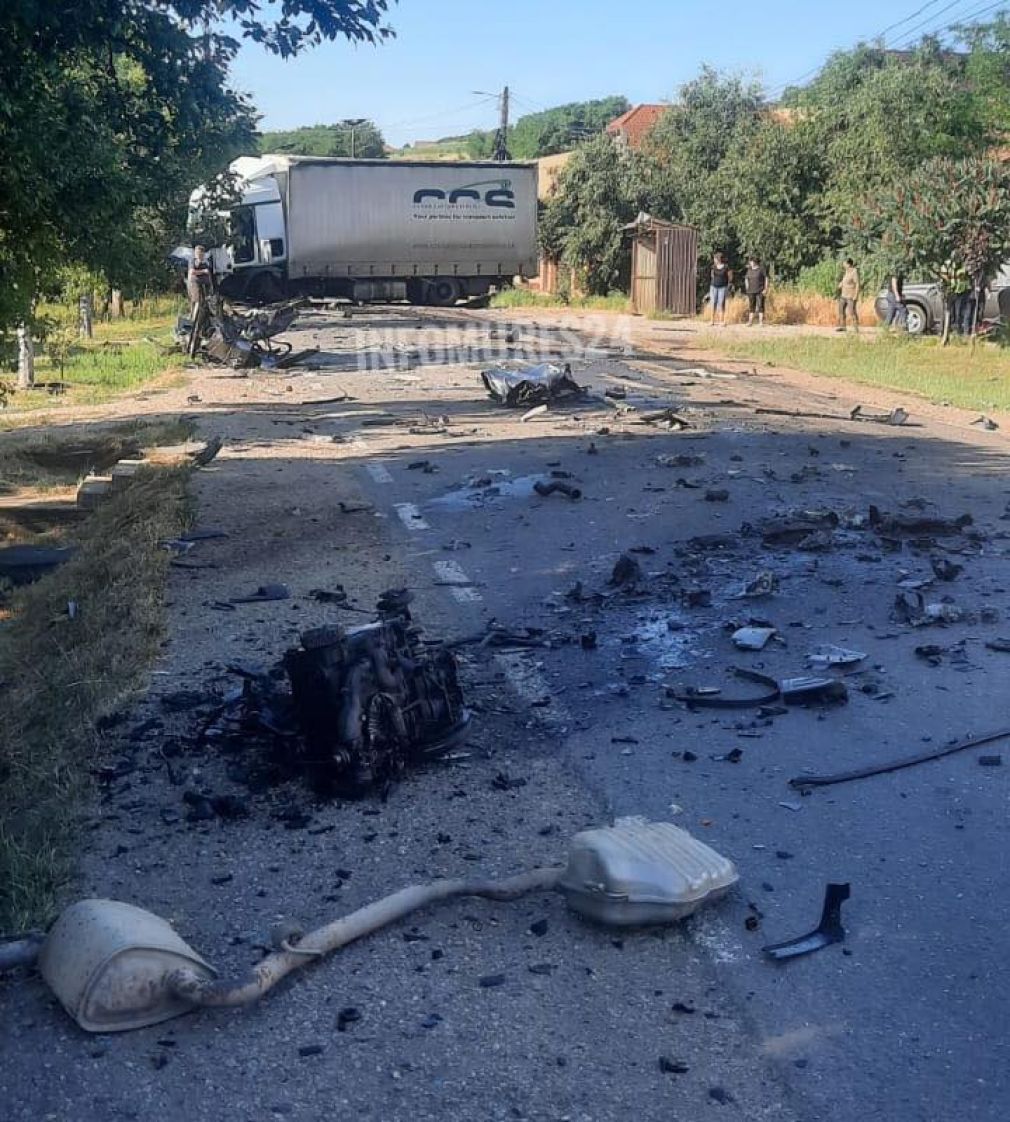 O persoană a murit după impactul violent dintre un camion și un autoturism