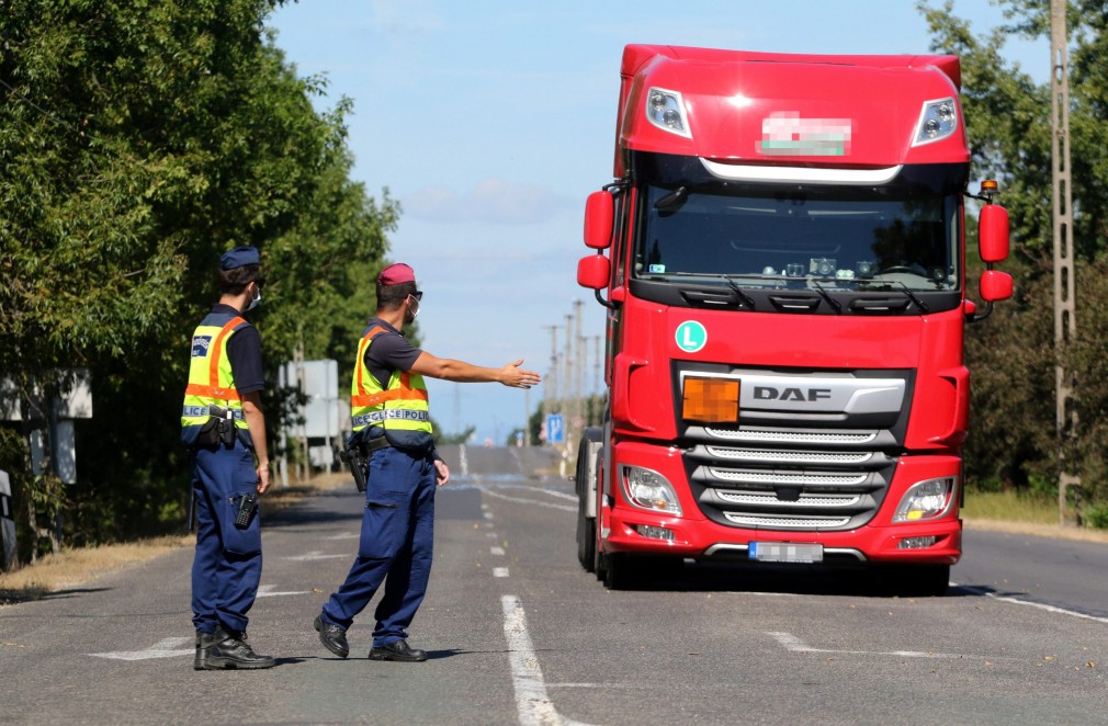 Slovacia interzice circulația pe timp de noapte. Ce se întâmplă cu șoferii de camion
