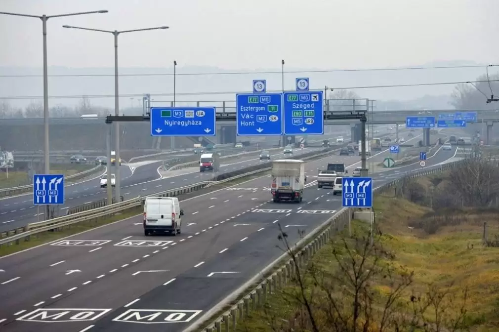 RĂSPUNSUL AMBASADEI UNGARIEI LA BUCUREȘTI LA SOLICITAREA UNTRR CU PRIVIRE LA TRANZITUL ȘOFERILOR PROFESIONIȘTI CU AUTOTURISME ȘI VEHICULE DE TRANSPORT 8+1 LOCURI