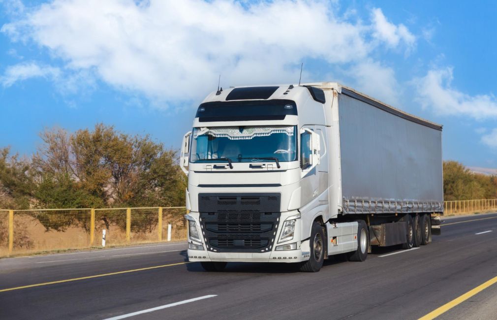 UE promovează coridoarele pentru camioane cu emisii zero și platformele de testare a vehiculelor autonome