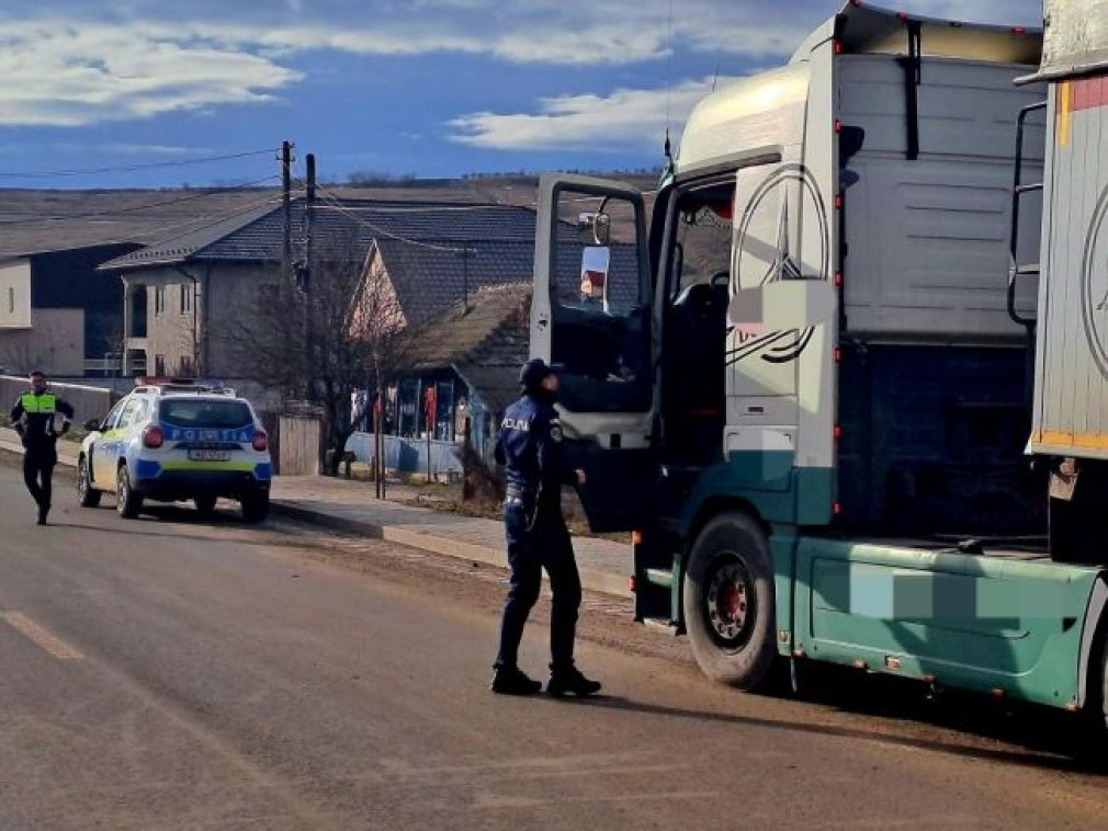 24.000 lei amendă pentru un șofer de camion care a „măsluit” cardul tahograf