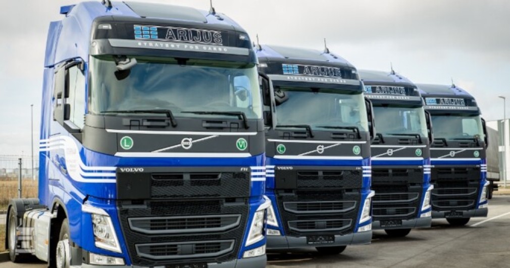 Zeci de mii de euro, compensații pentru șoferii de camion care munceau în condiții degradante