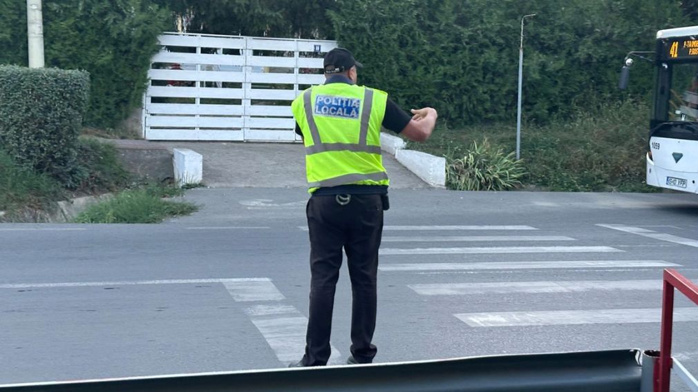 Tânăr fără permis, prins de poliție la volanul unui camion