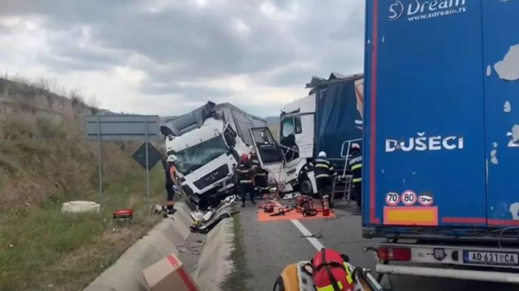 VIDEO. Accident grav între două camioane pe centura Clujului