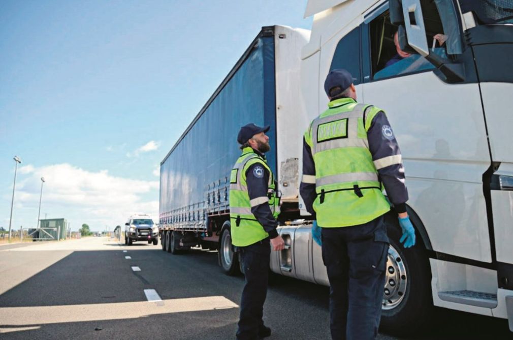 Cum scapă șoferii de camion străini de amenzile primite în România?