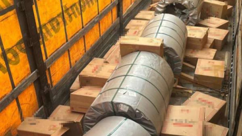 Tigări de contrabandă de 100.000 euro găsite într-un camion