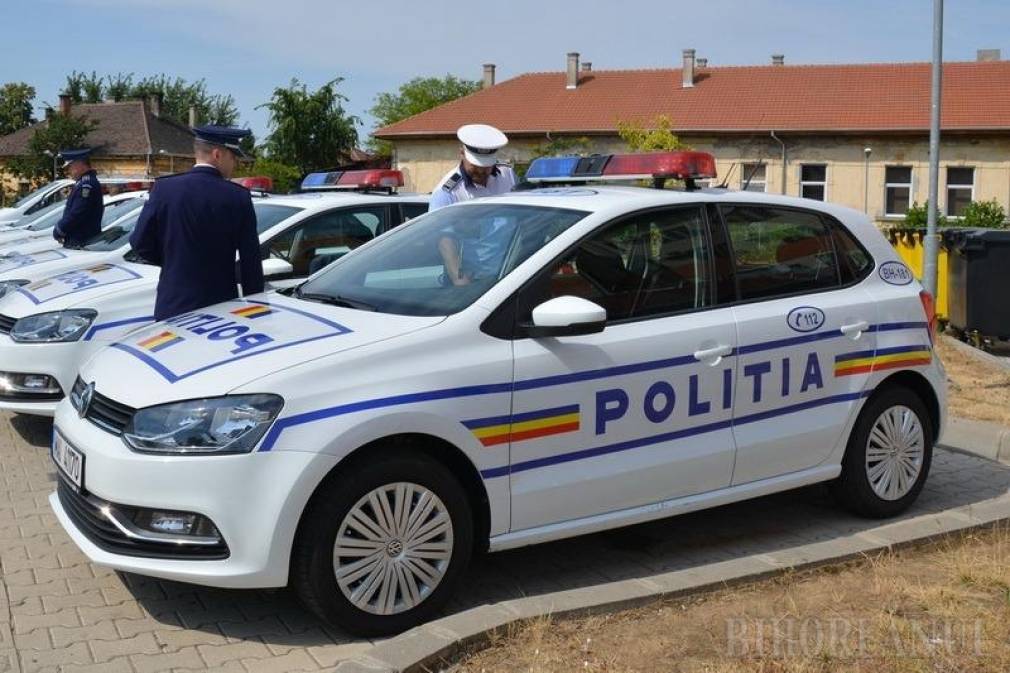 Un șofer a murit după ce mașina sa a fost izbită de camion