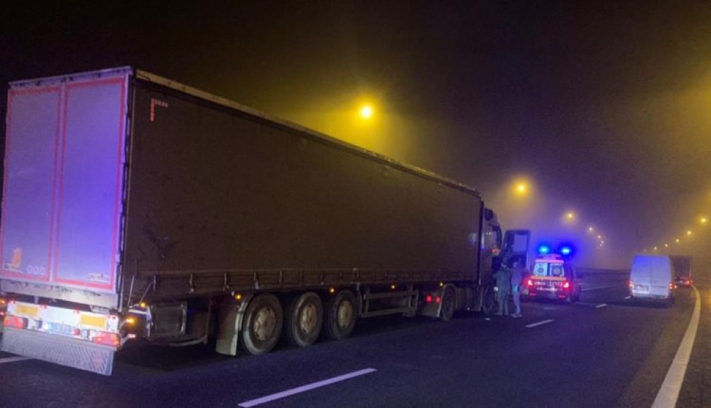 Un șofer de camion a făcut infarct pe Autostrada Sibiu - Deva și a murit la volan