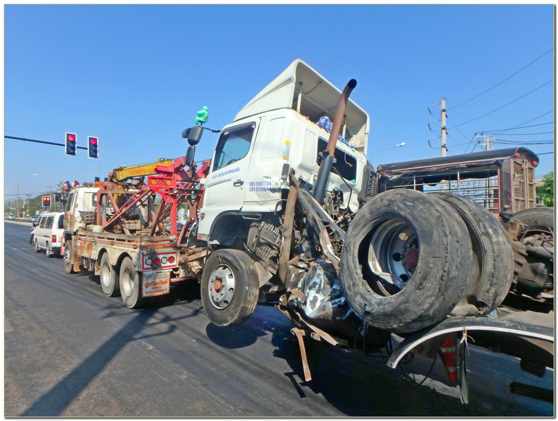 Grav accident în care a fost implicat un CAMION. Patru victime