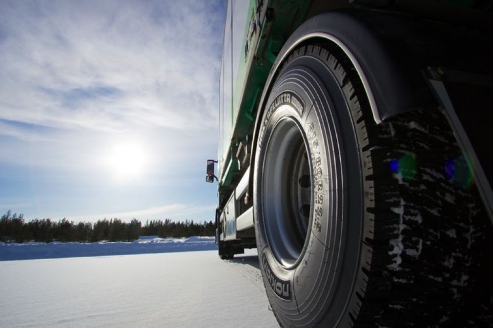 RAR nu asimilează anvelopele ''all season'' cauciucurilor de iarnă