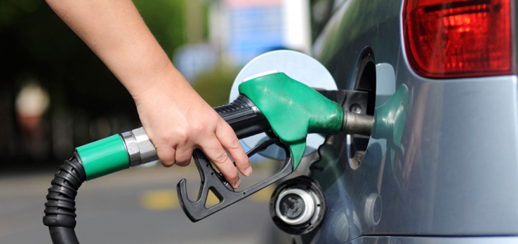 Consiliul Concurenței anchetează dacă există o înțelegere privind scumpirea combustibilului