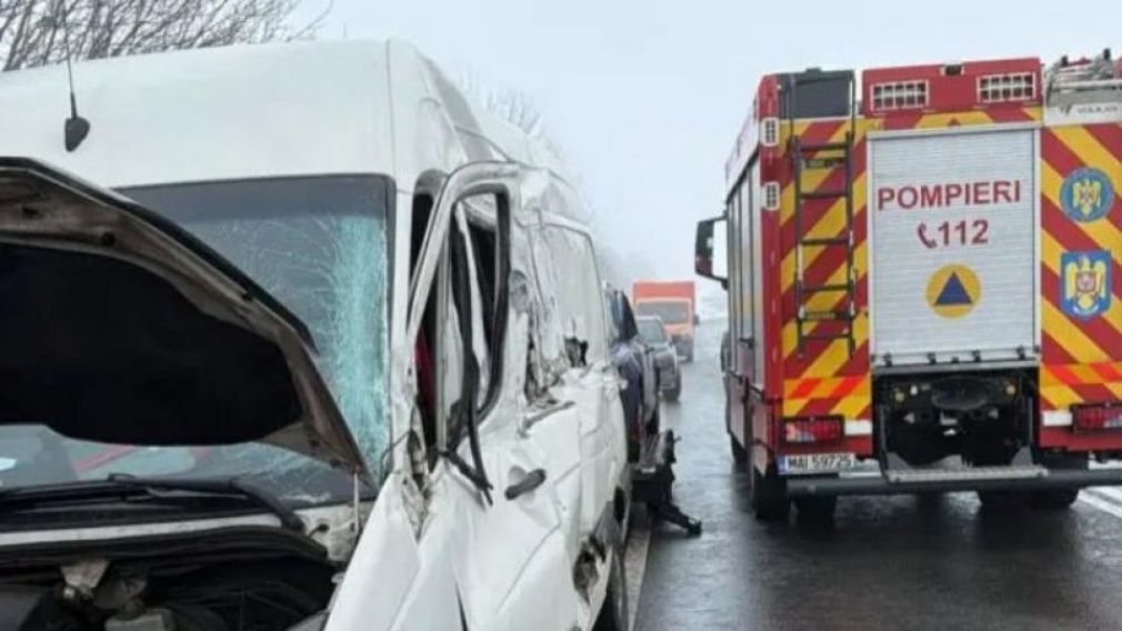 O femeie a murit, iar alta a fost rănită după ce au fost lovite de un camion
