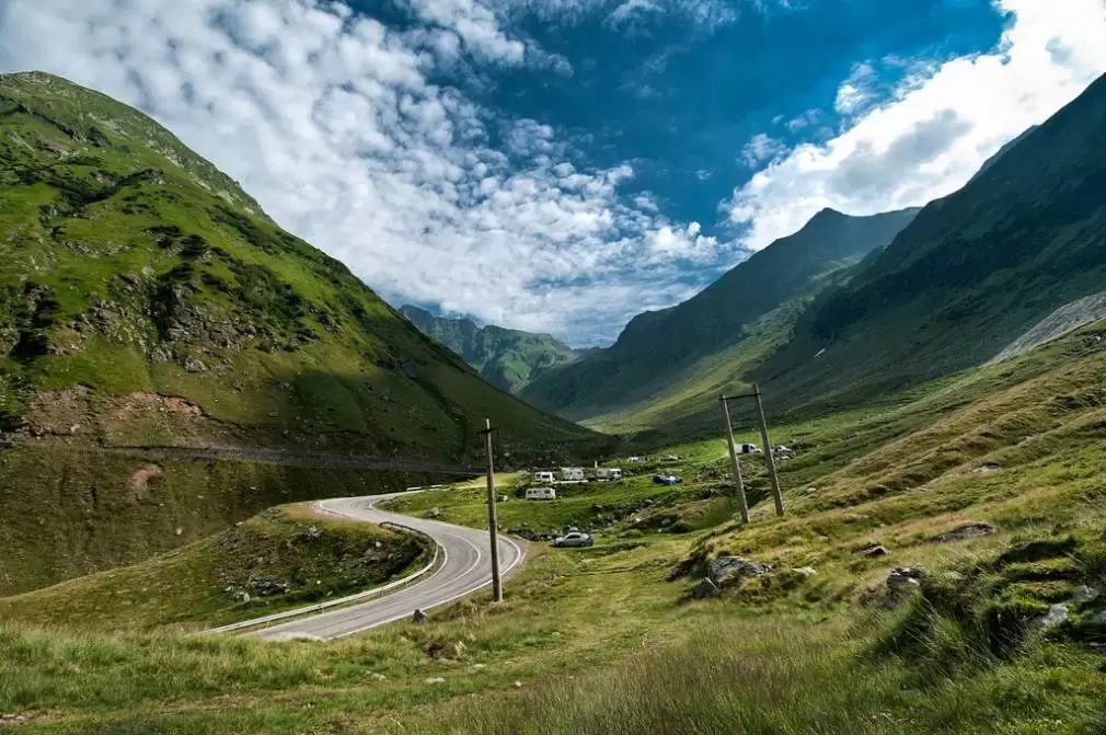 Cinci DRUMURI ÎNCHISE în România