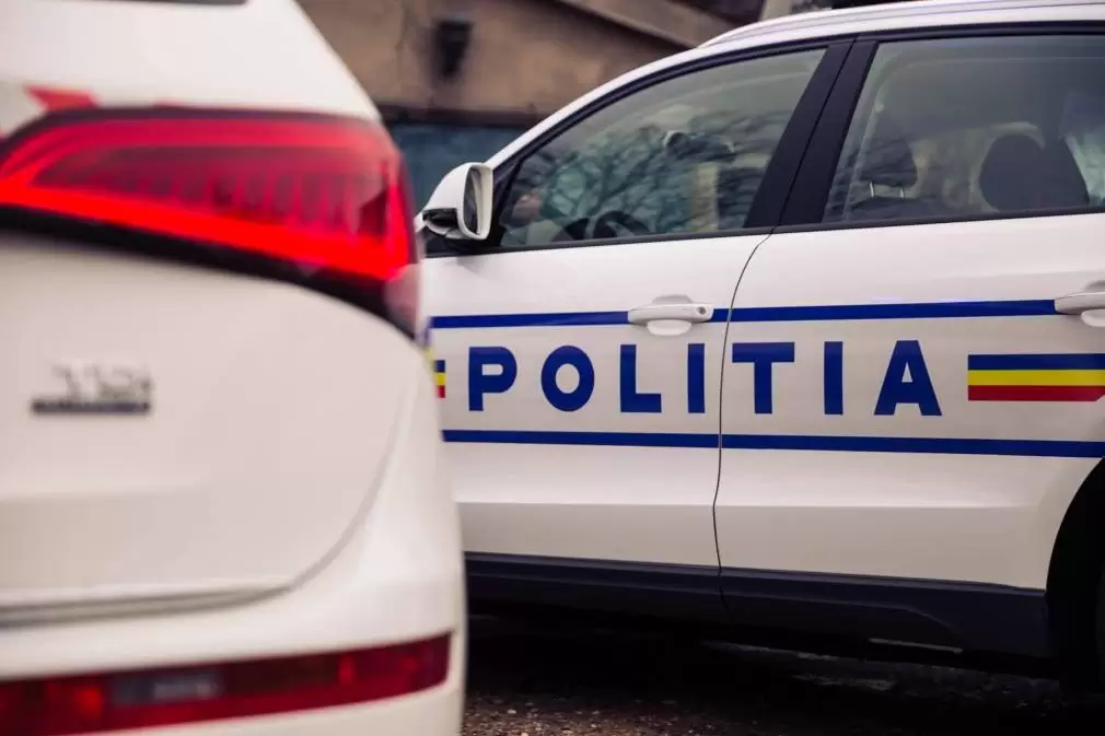 Accident cu o utilitară și două mașini. Un șofer era beat